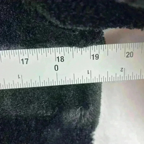 32 Degrees Jacket Black Women’s Medium Plush Faux Fur Zip Up Pockets - Picture 8 of 9